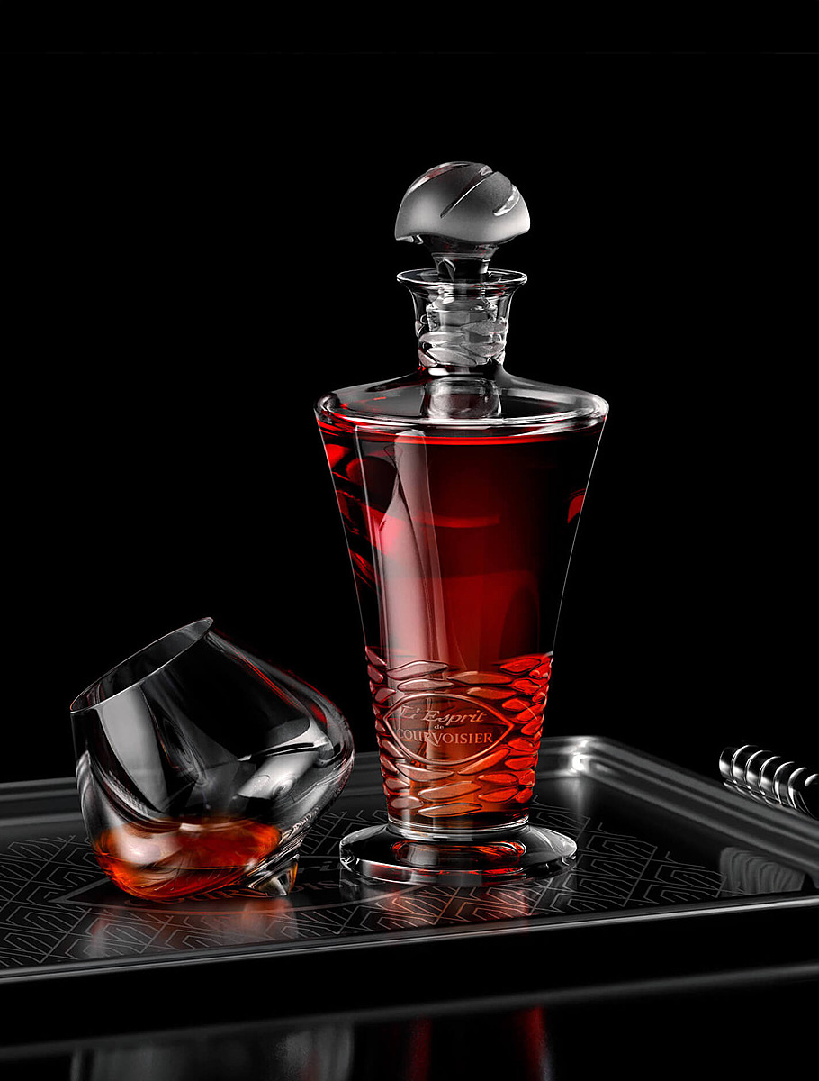 Коньяк L'Esprit de Courvoisier в бутылке от Lalique.