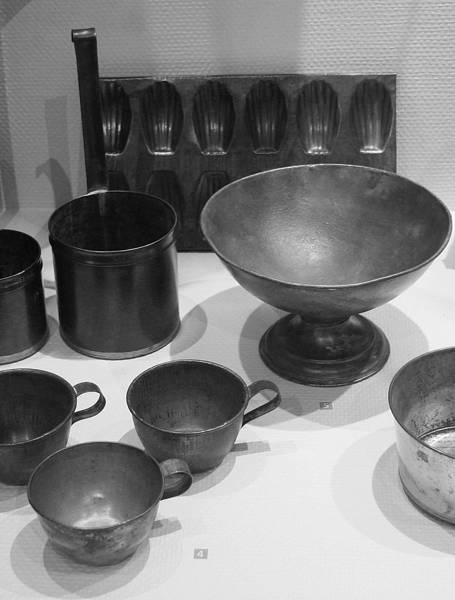 Посуда из белой жести, музей Нормандии