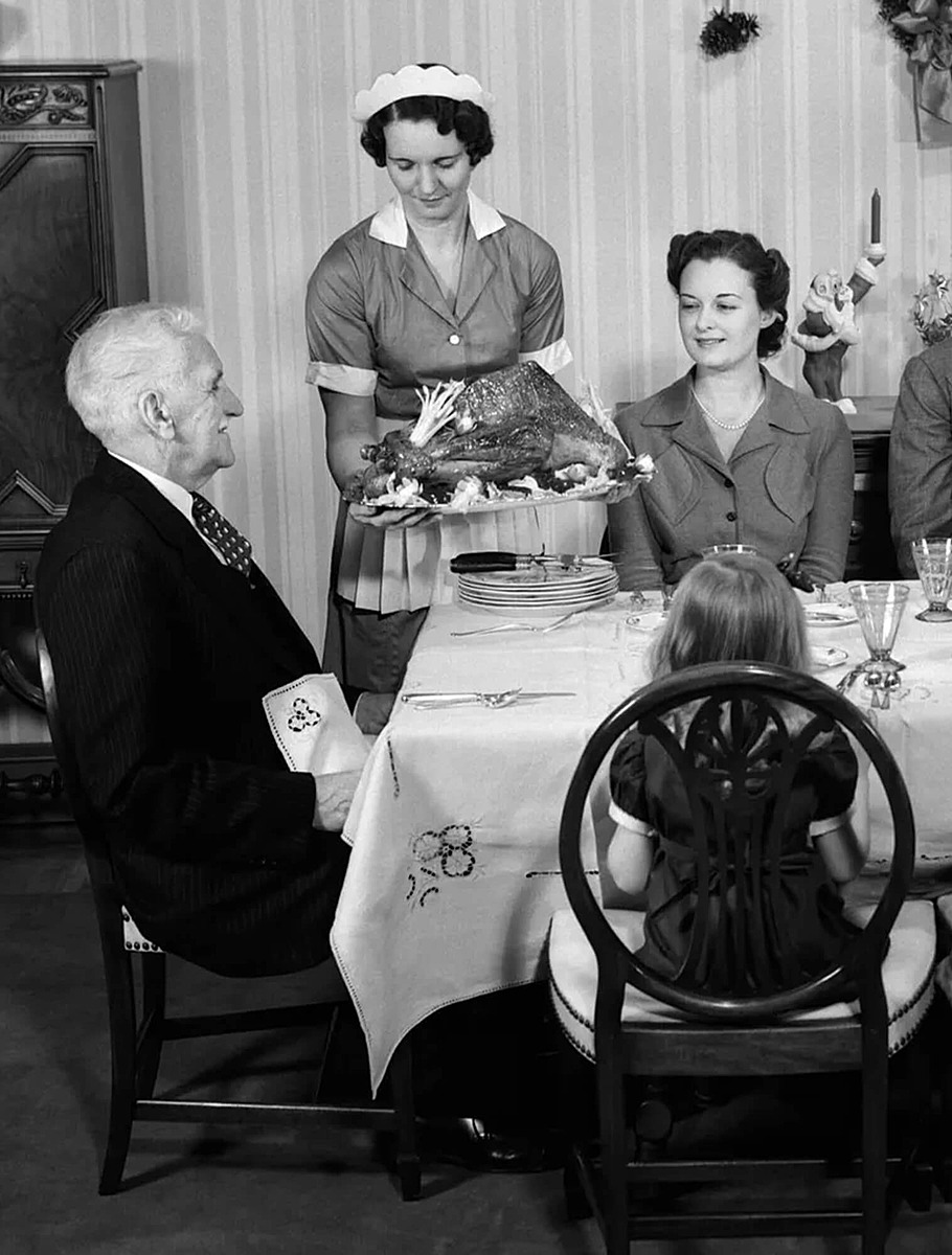 Рождественский ужин в 20-х гг.