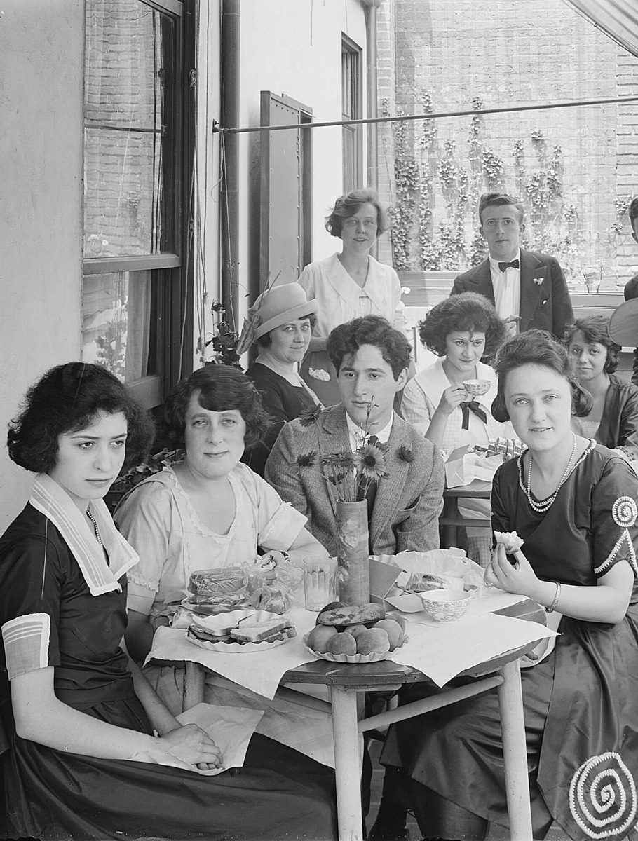 Кафе 20 века