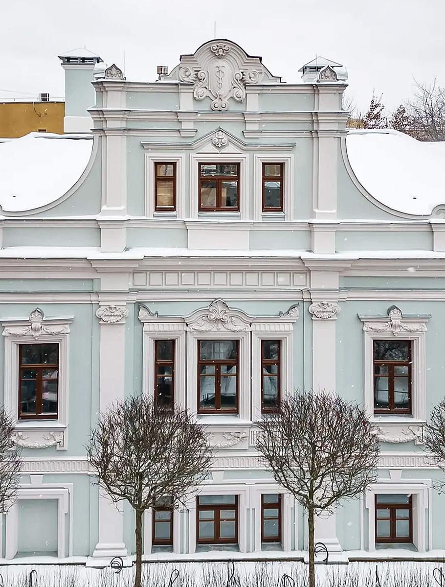 Палата Гребенщикова, за которой располагалась керамическая фабрика