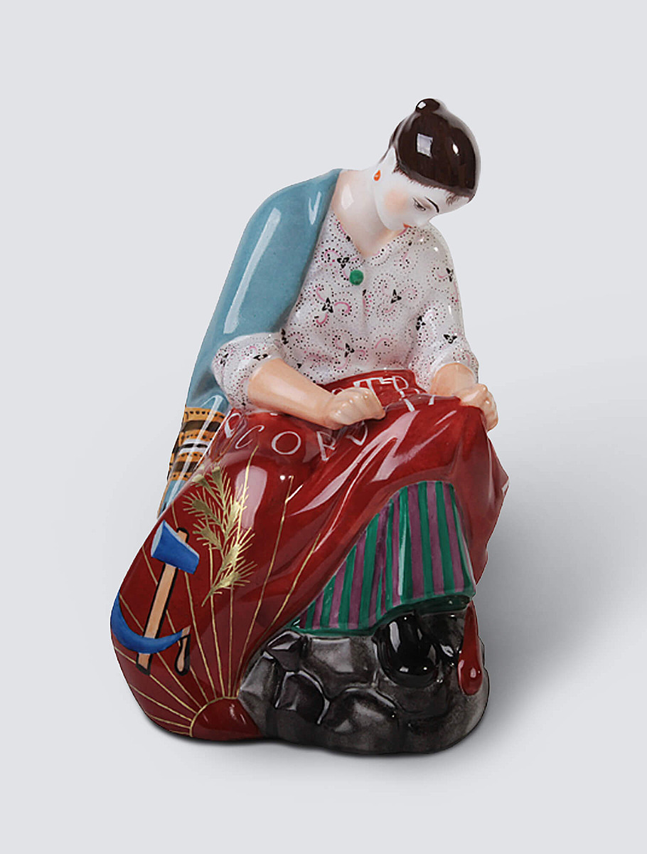 Скульптура «Вышивающая знамя», 1921 г.