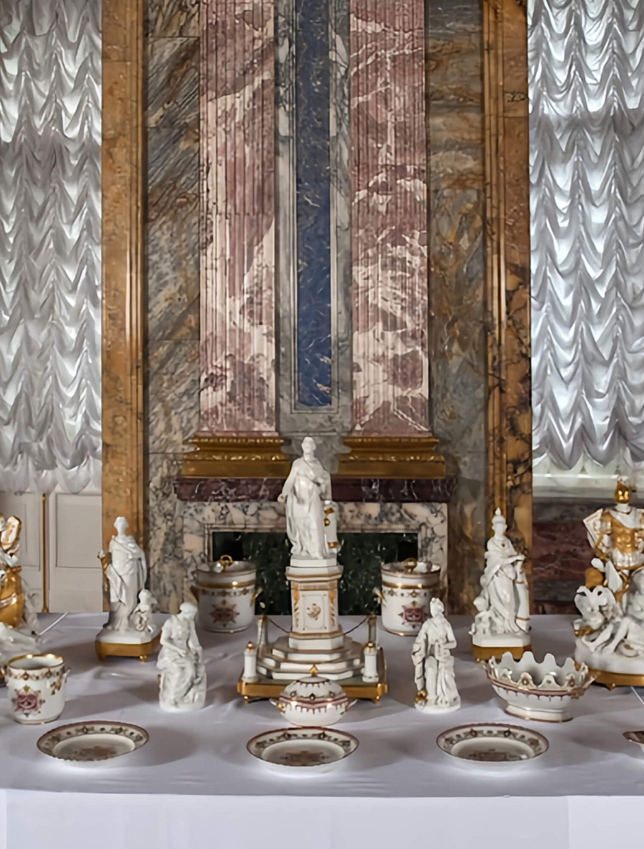 Мраморный дворец, «Арабесковый» сервиз