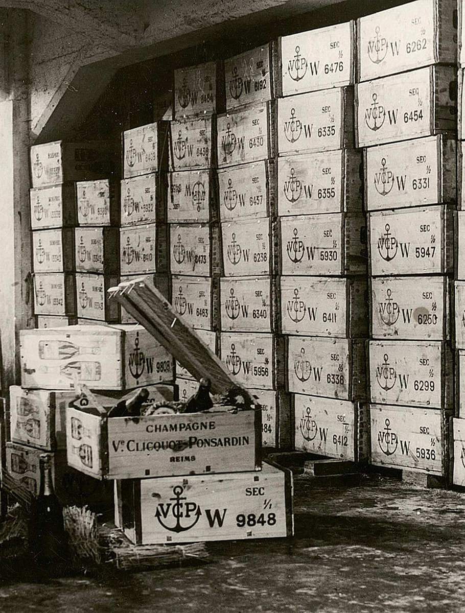 Коробки с шампанским Veuve Clicquot