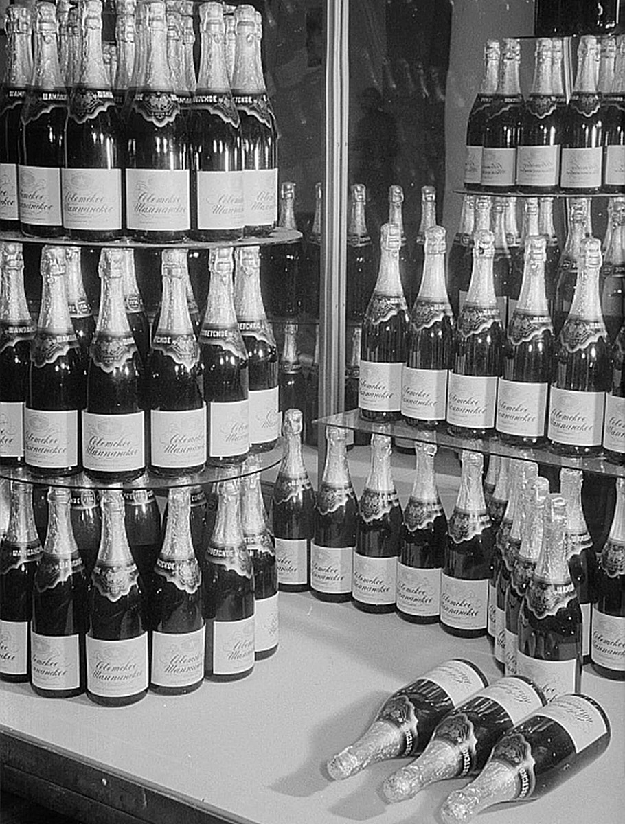 Шампанское в советском магазине