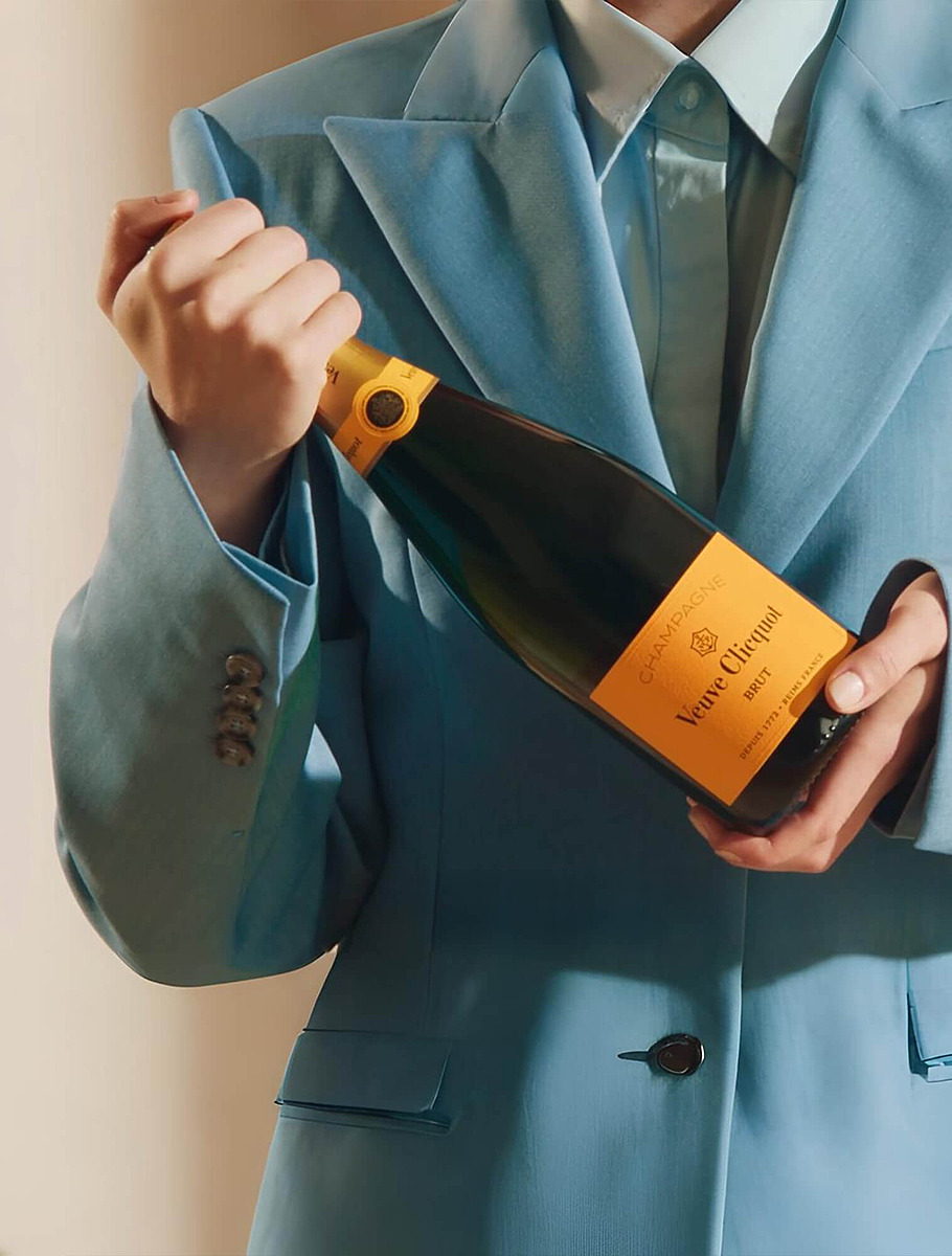 Поддержка бутылки под углом 45°