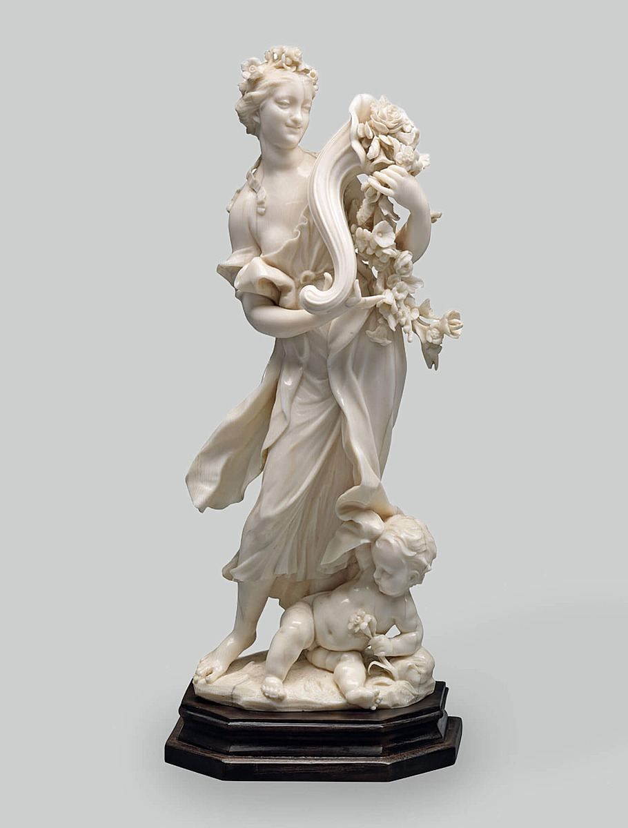 Скульптура «Весна»