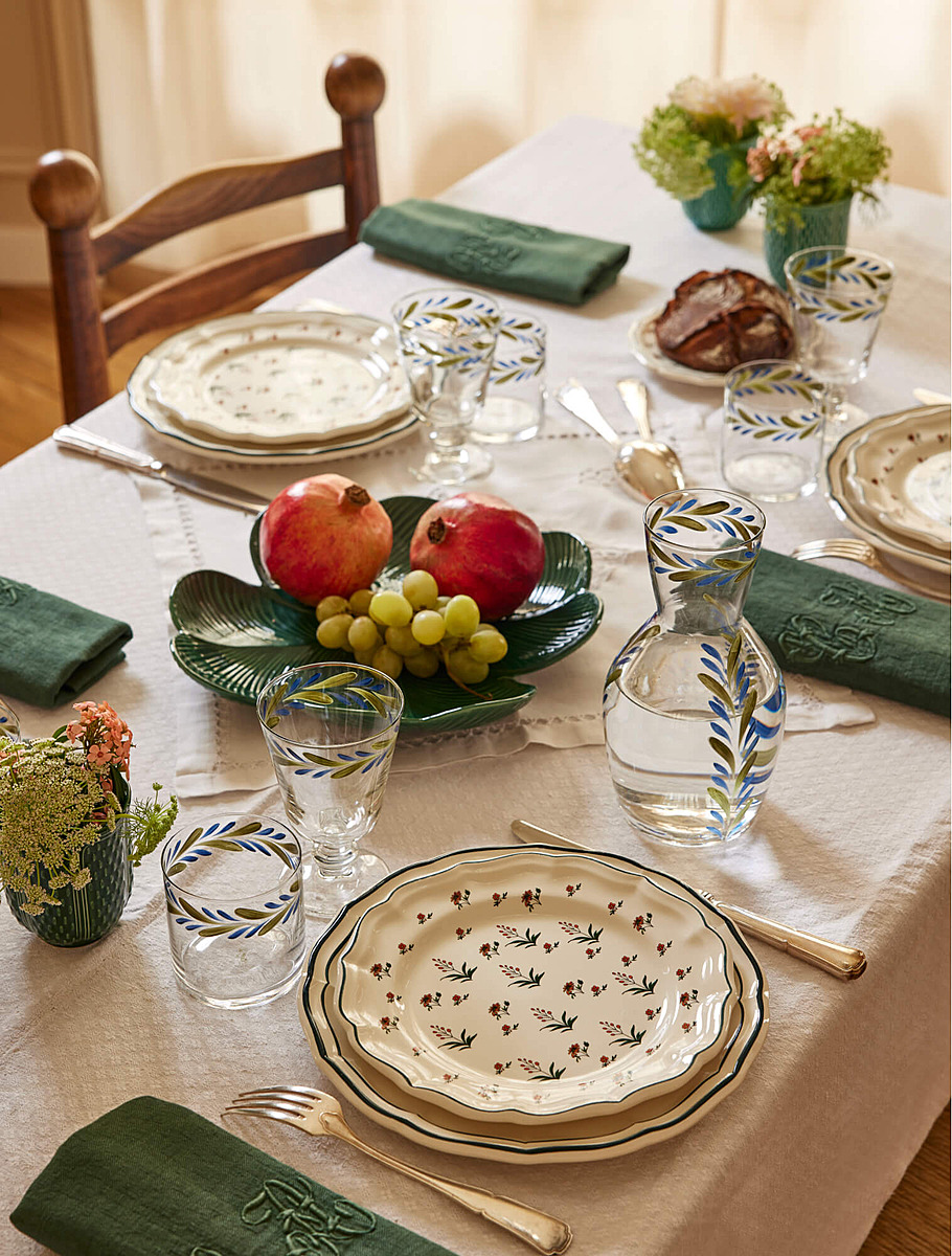 Куверт с бокалом для воды слева