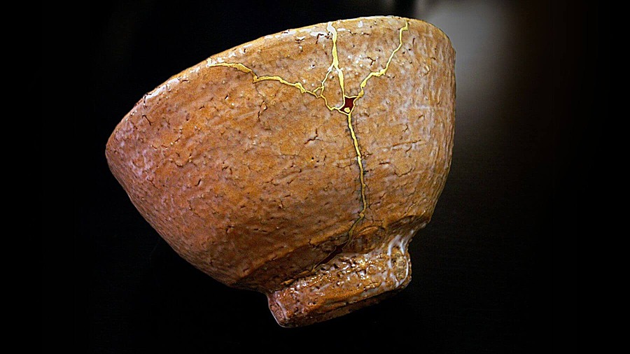 Тяван, восстановленный с помощью техники кинцуги