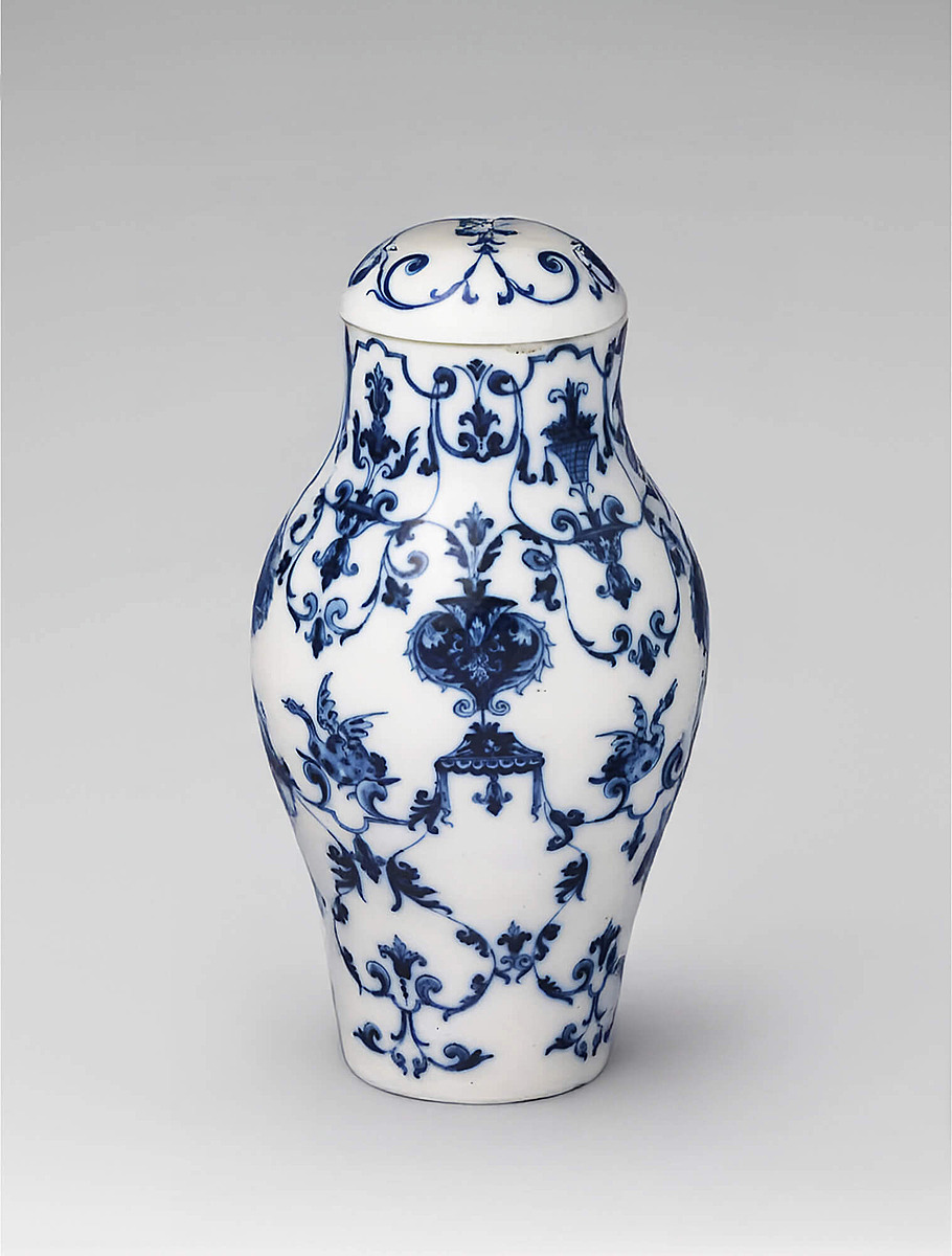 Ваза из мягкого фарфора 1695-1710 г