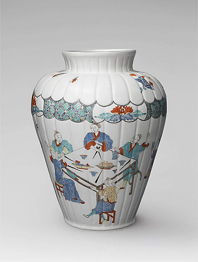 Ваза из мягкого фарфора 1735-1740 г