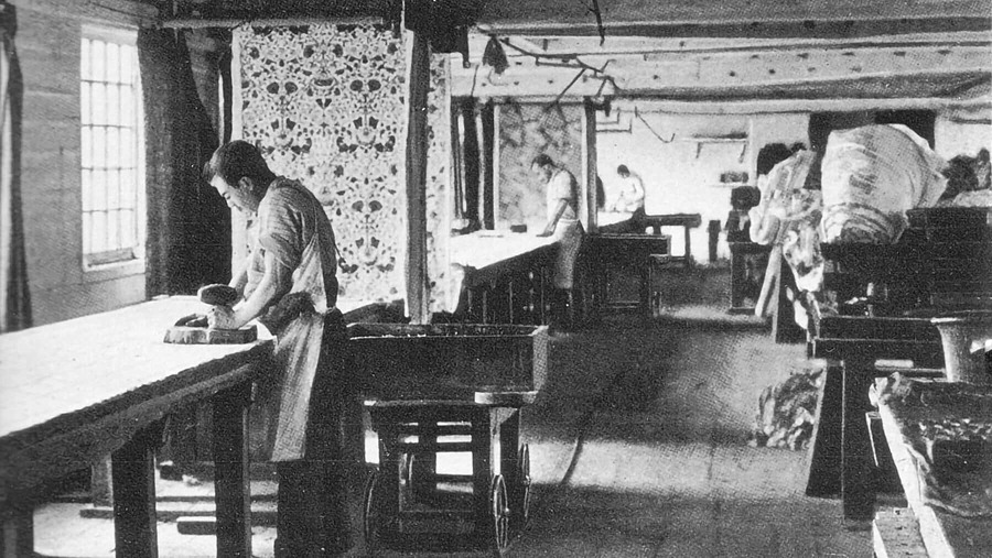 Производство обоев в мастерской компании Морриса