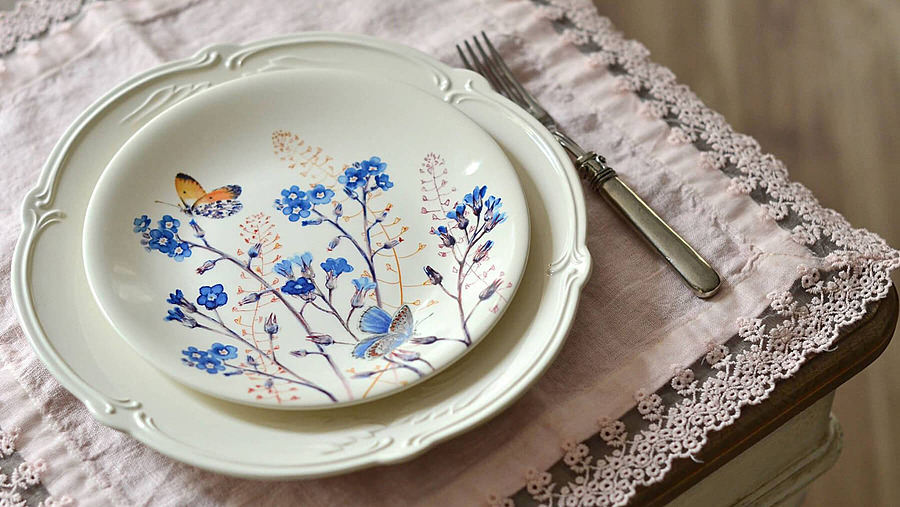 Коллекции Rocaille Blanc и Azur от Gien