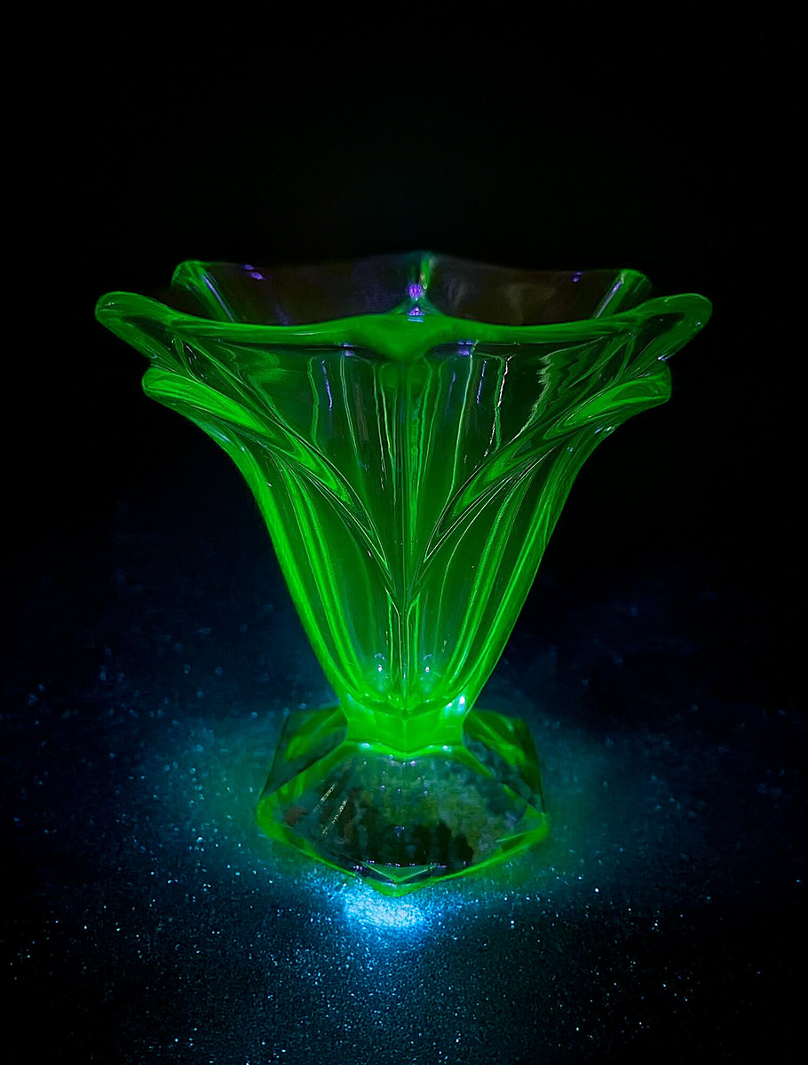 Урановое стекло