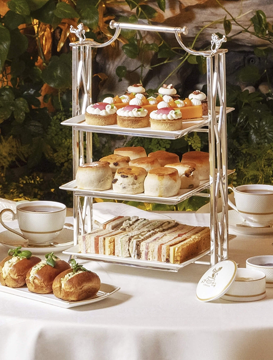 Десерты и закуски в отеле The Savoy