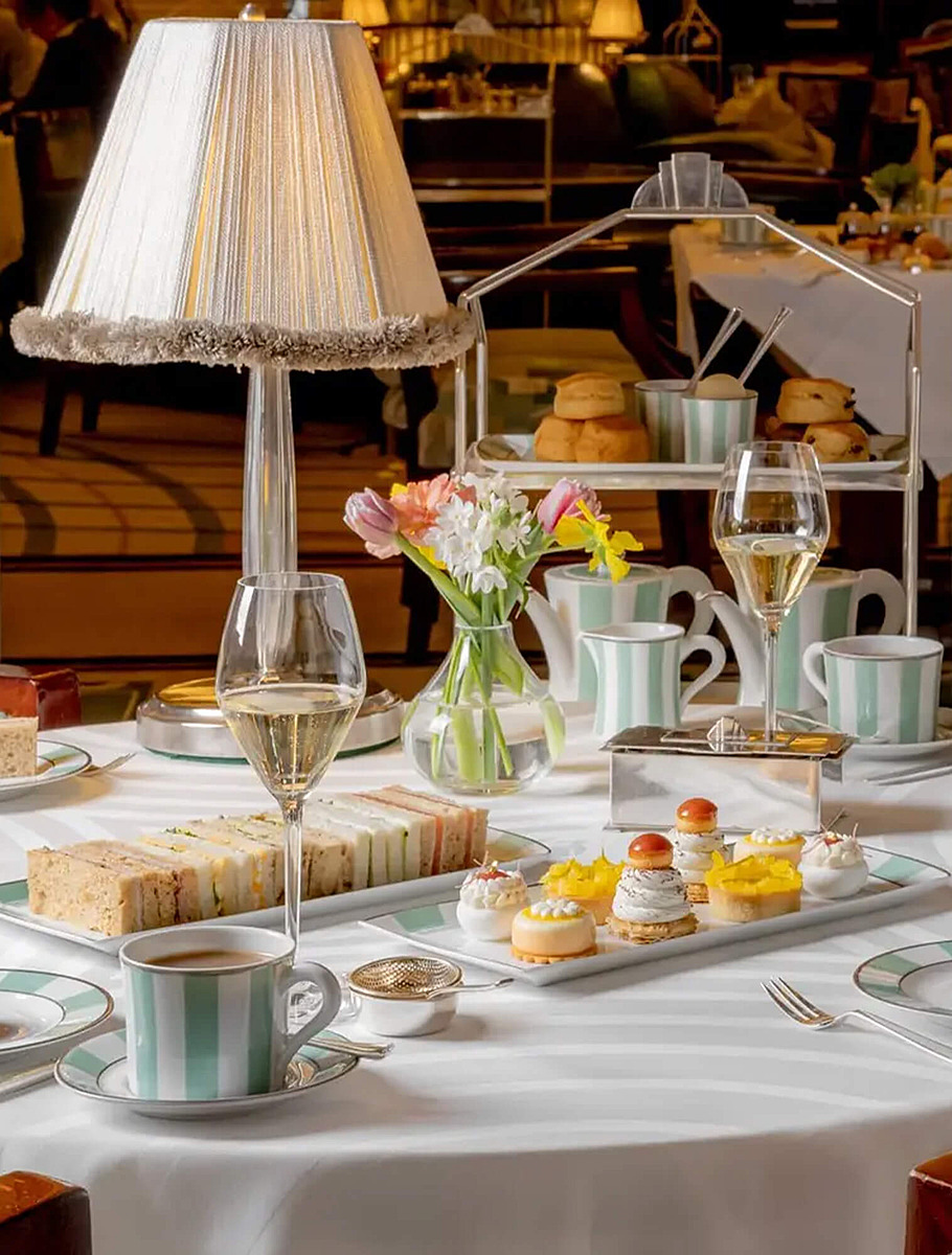 Десерты и закуски в.отеле Claridge’s