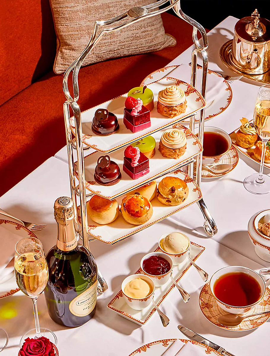 Сервировка в отеле The Ritz London