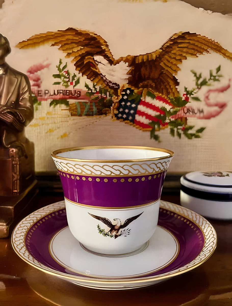 Чайная пара из набор для сервировки стола в Белом доме, 1861 г.