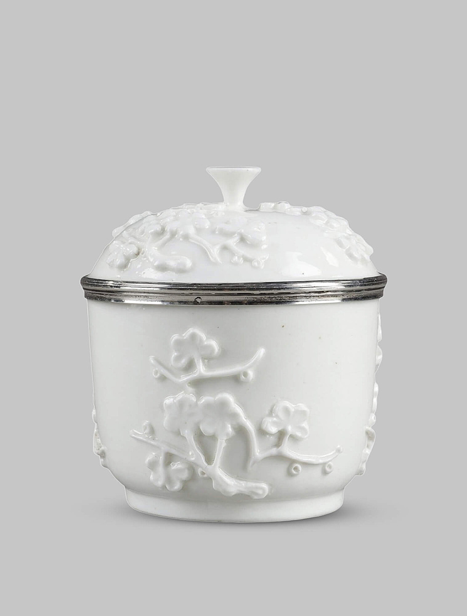 Банка для табака с крышкой. 1730-1755 гг. Сен-Клу