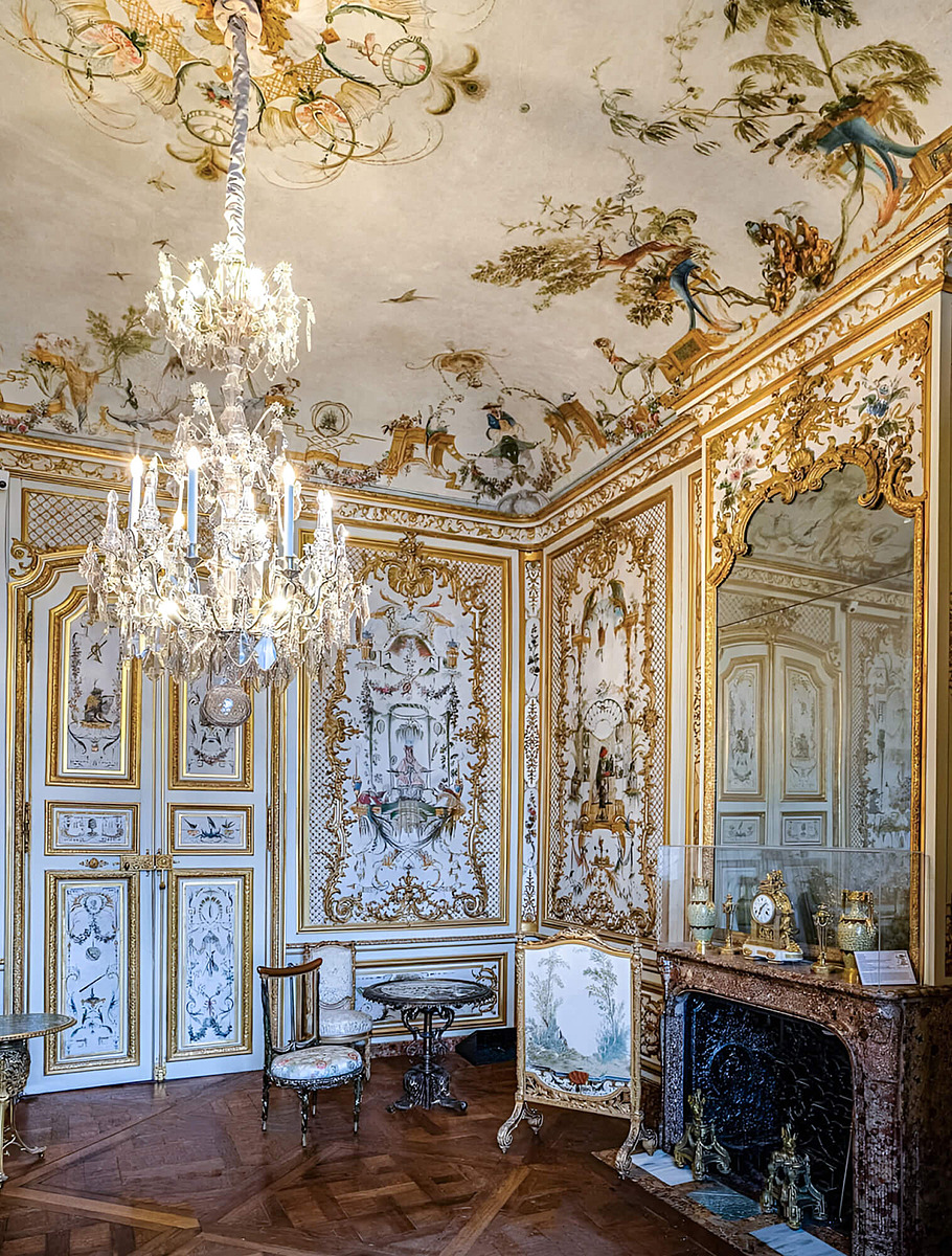 «Большая комната обезьян» в Шантийи