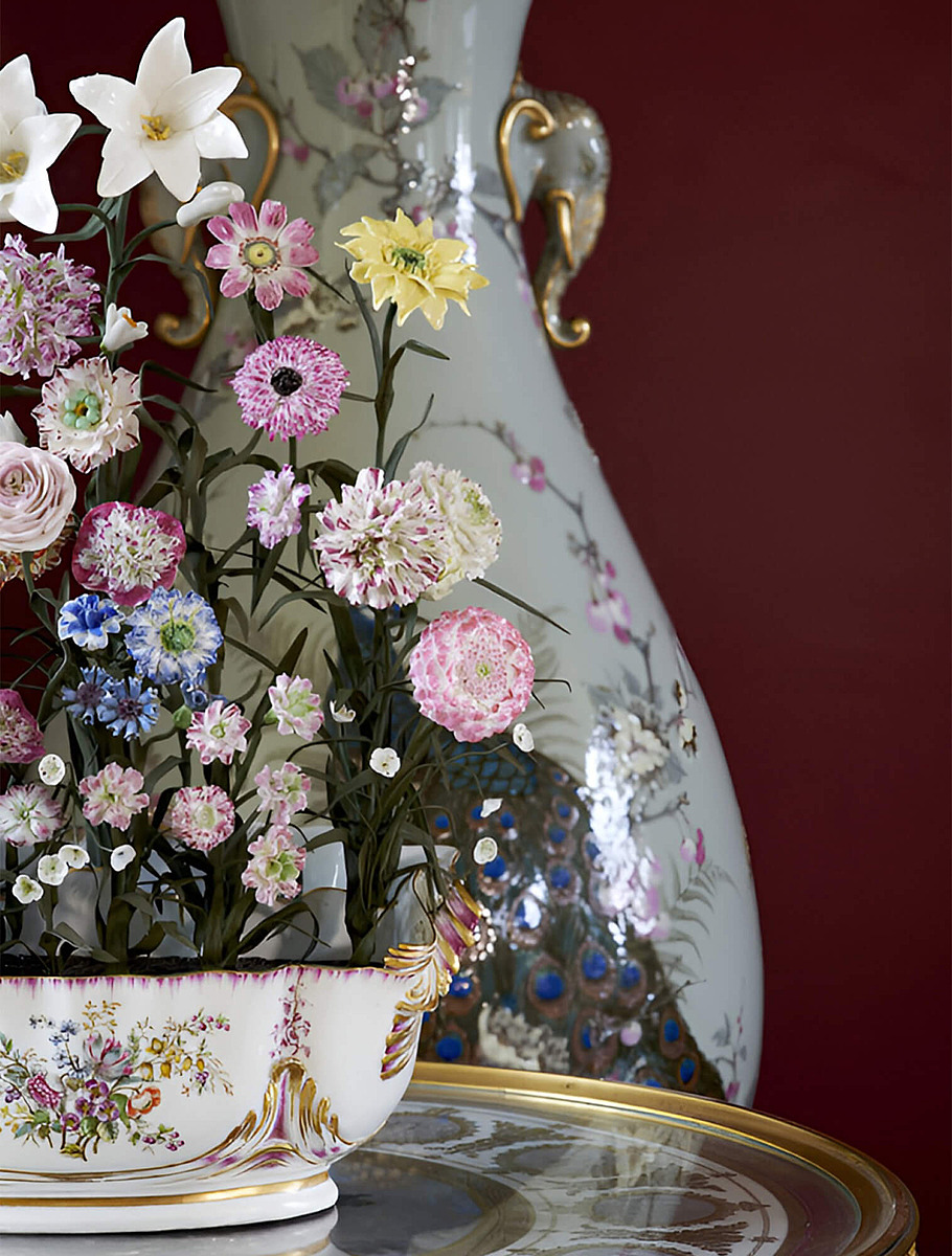 Жардиньерка украшенная букетами цветов, 1752 г. Севр