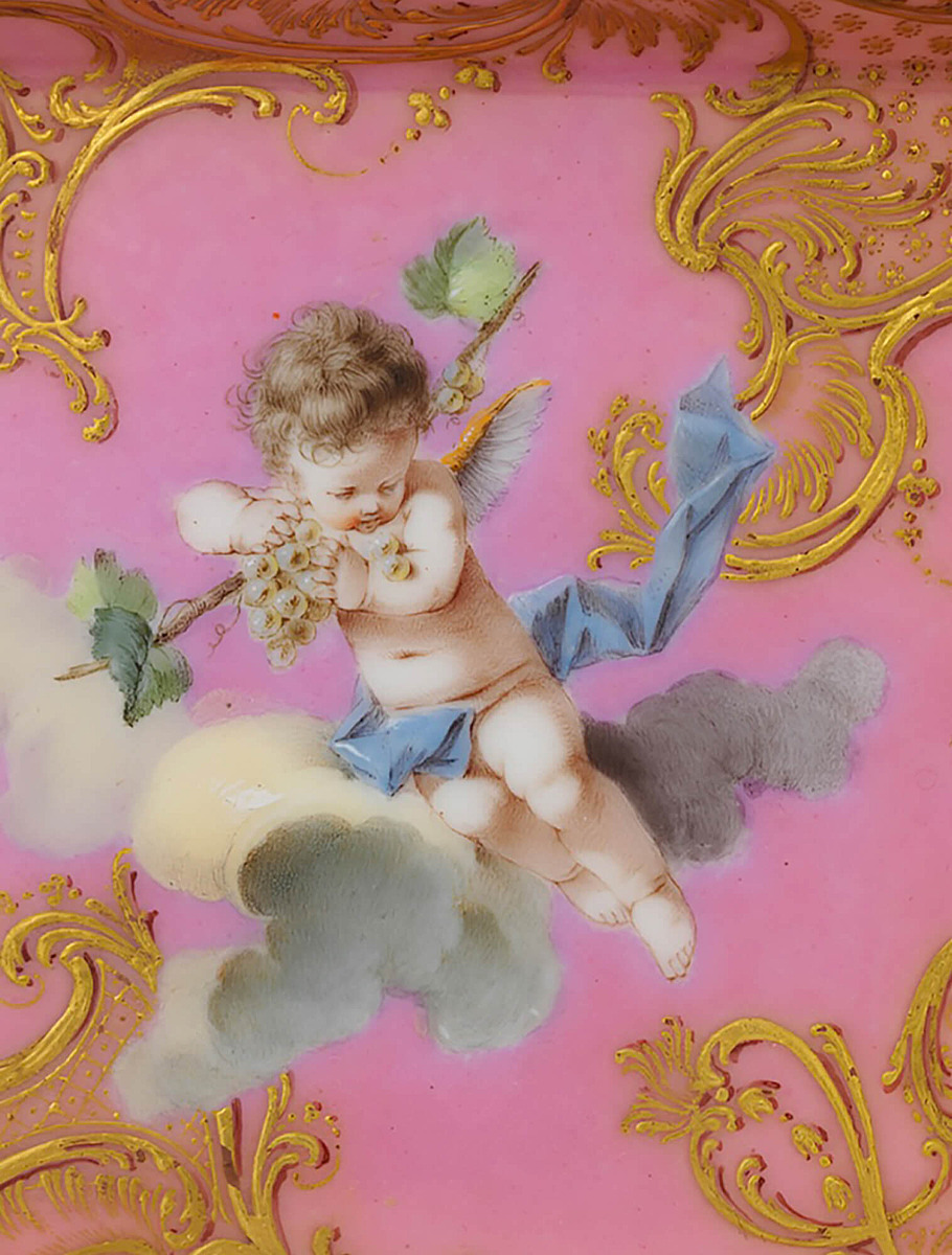 Фрагмент подноса в оттенке «розовый Помпадур», 1758 г. Севр