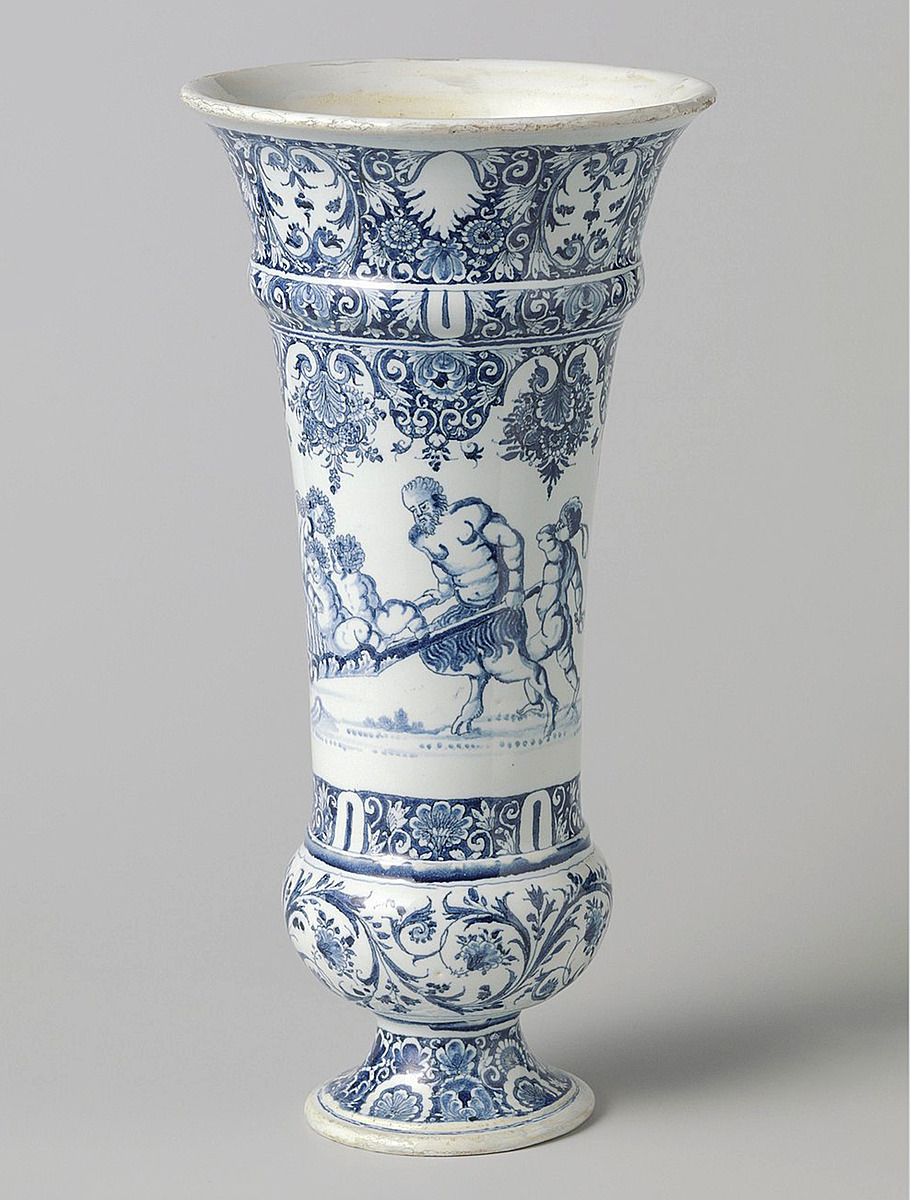 Ваза с ламбрекенами и сценой с сатирами, 1700-1725г.