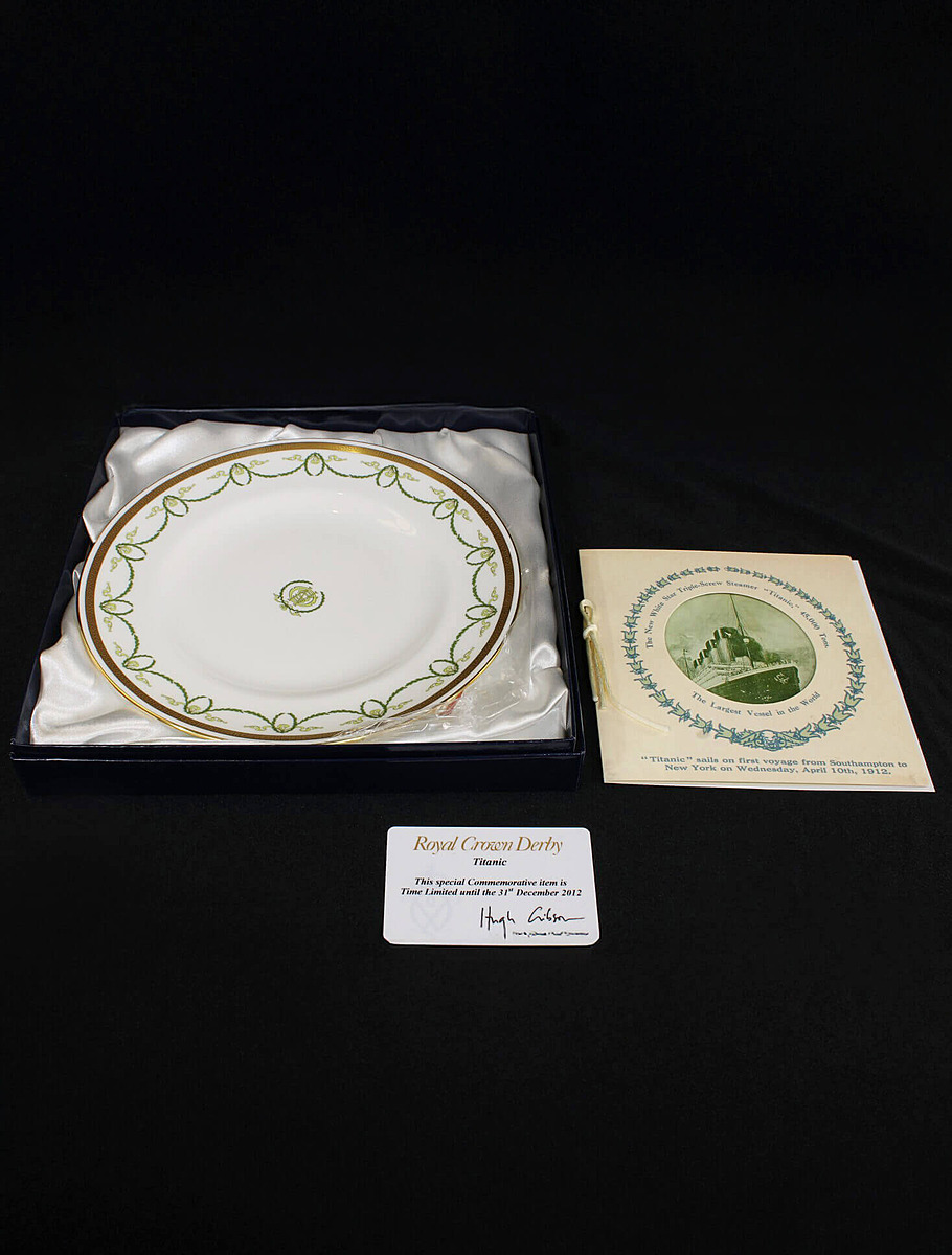 Копия уцелевшей тарелки, созданная для аукциона