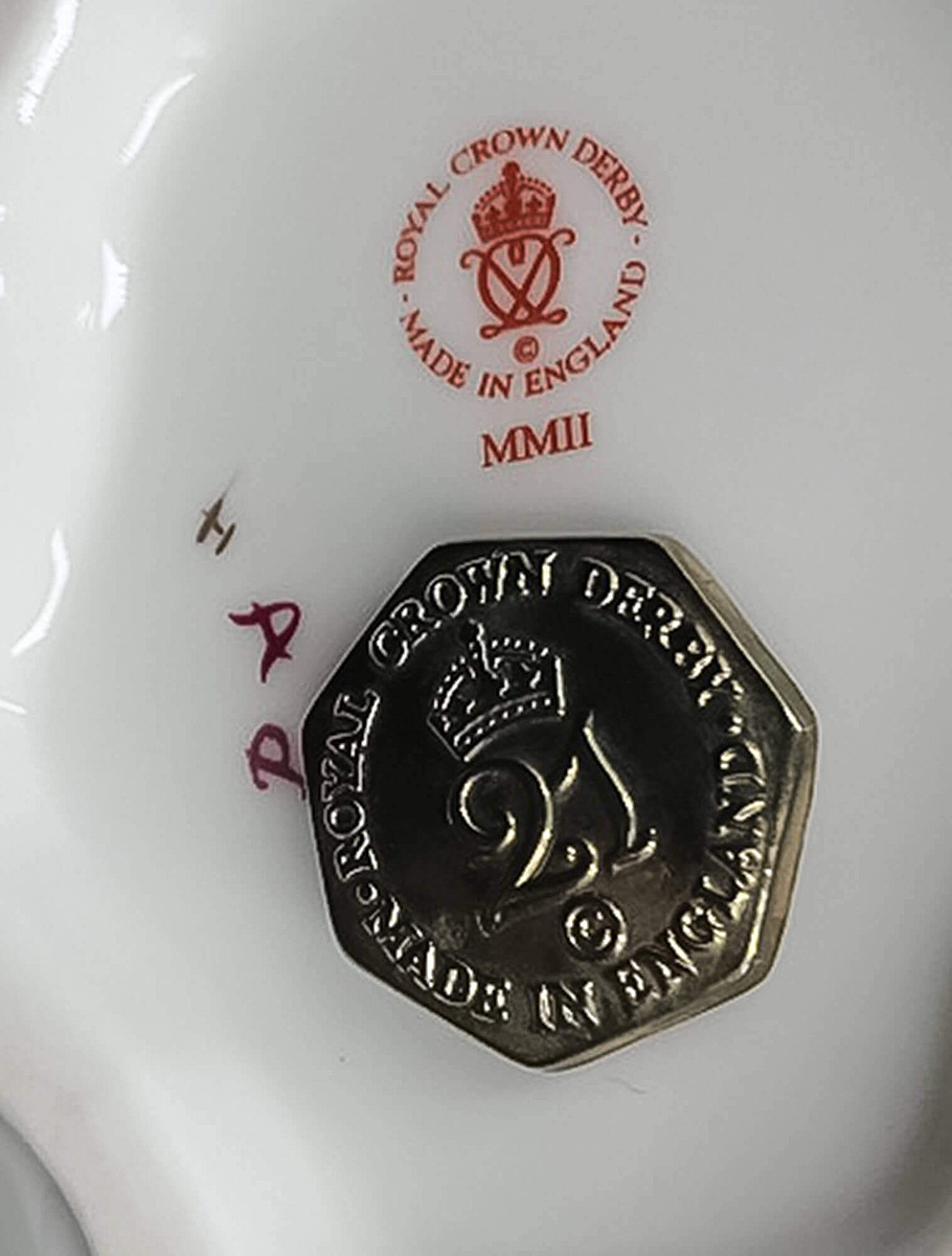 Клеймо Royal Crown Derby
