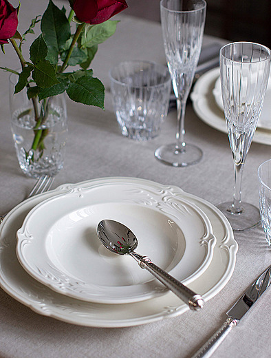 Суповая тарелка Rocaille Blanc от Gien
