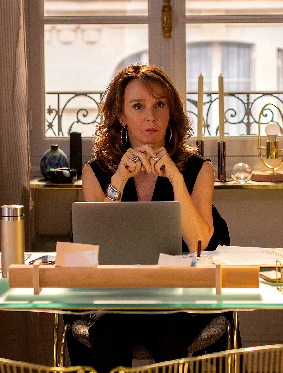 Кадр из сериала «Эмили в Париже»