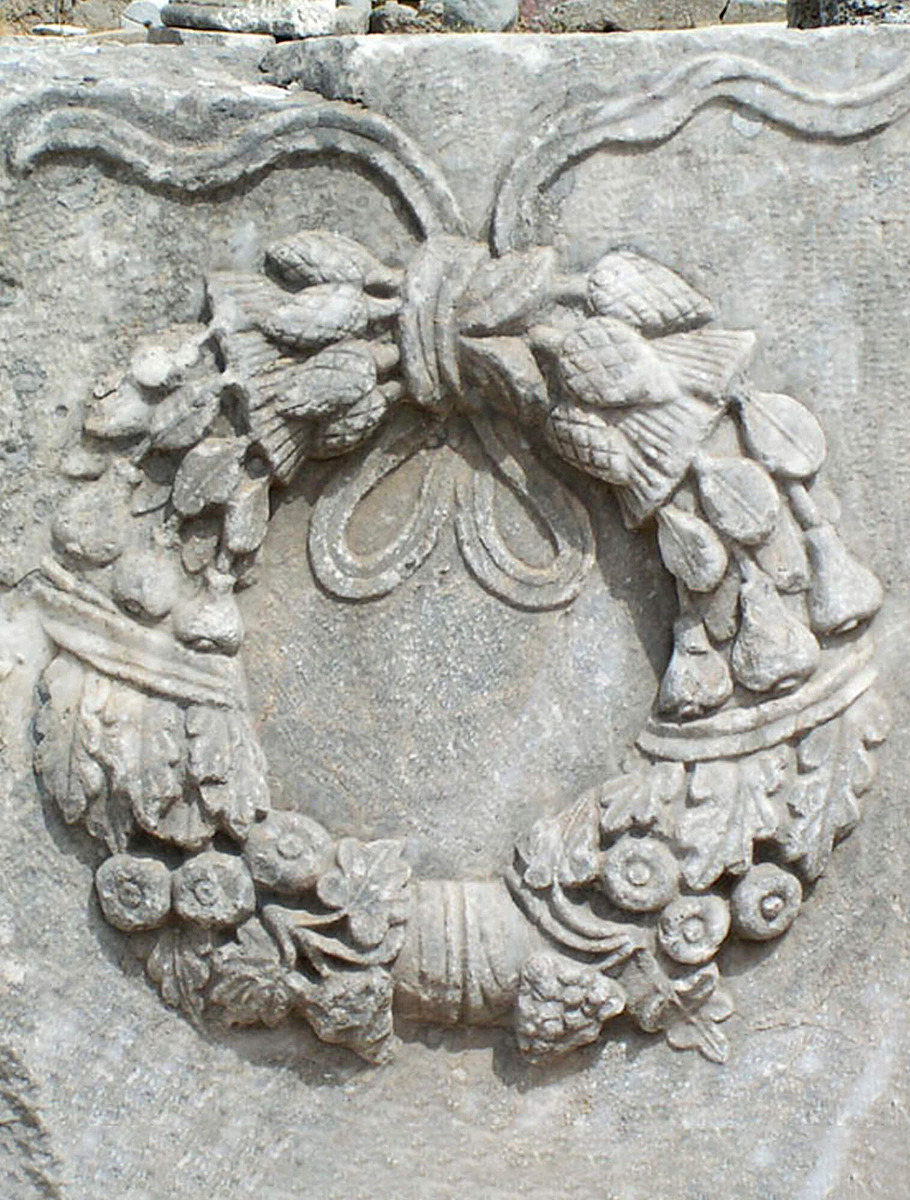 Лавровый венок в архитектуре