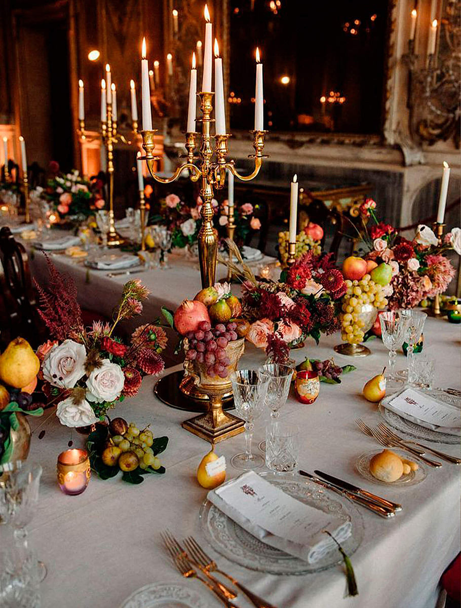 Декор стола в классическом стиле