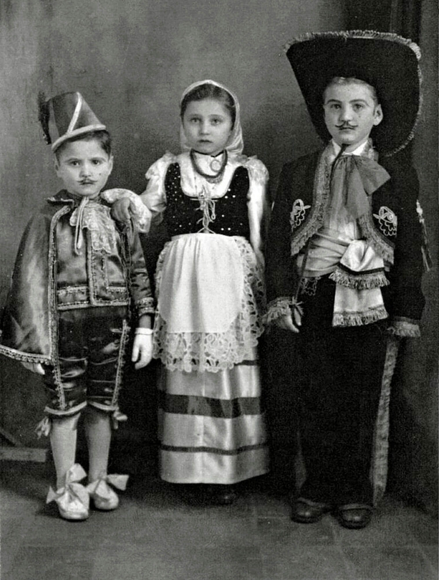 Карнавал 1952 года, Джанни, Фортуната и Сант