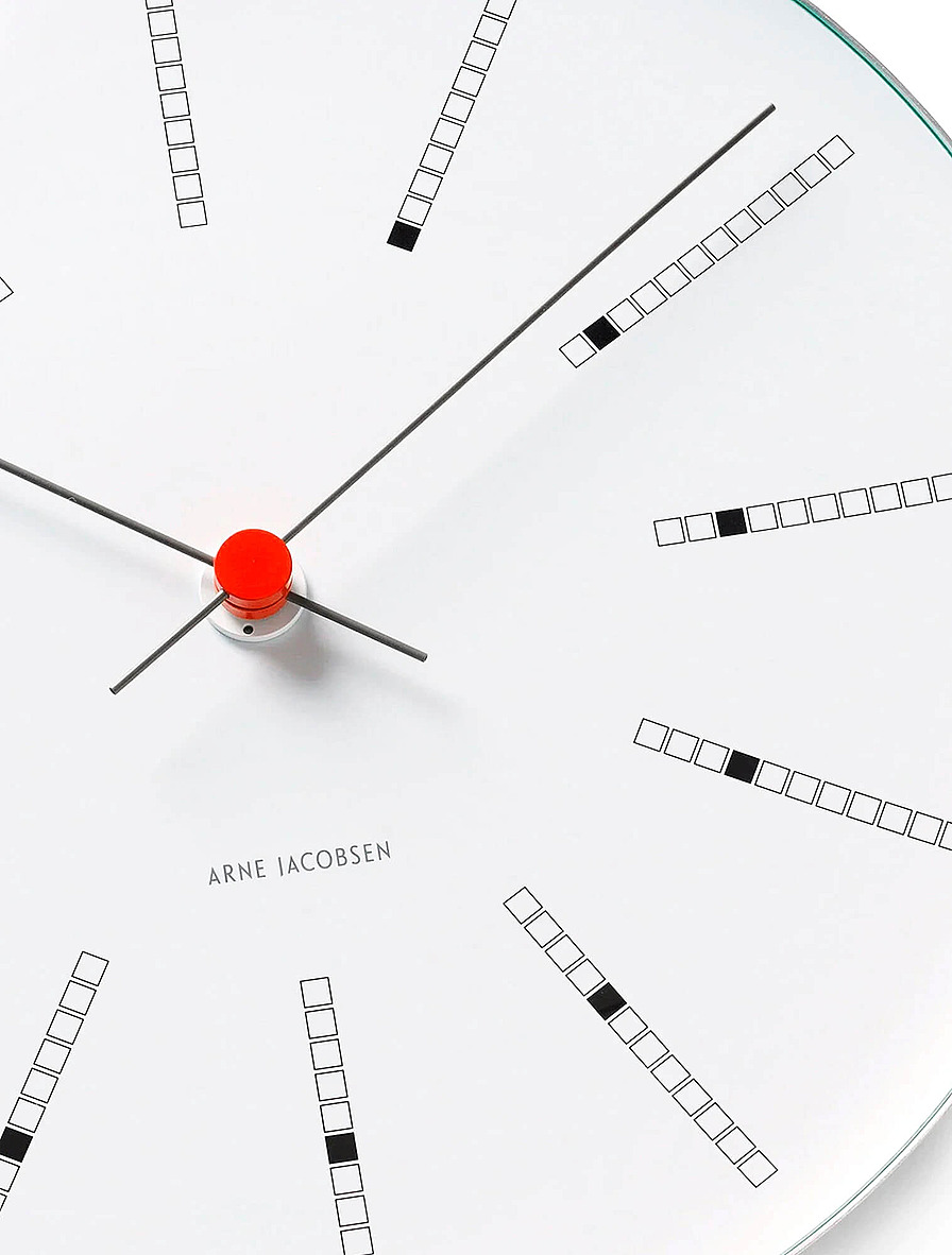 Настенные часы Bankers от Arne Jacobsen