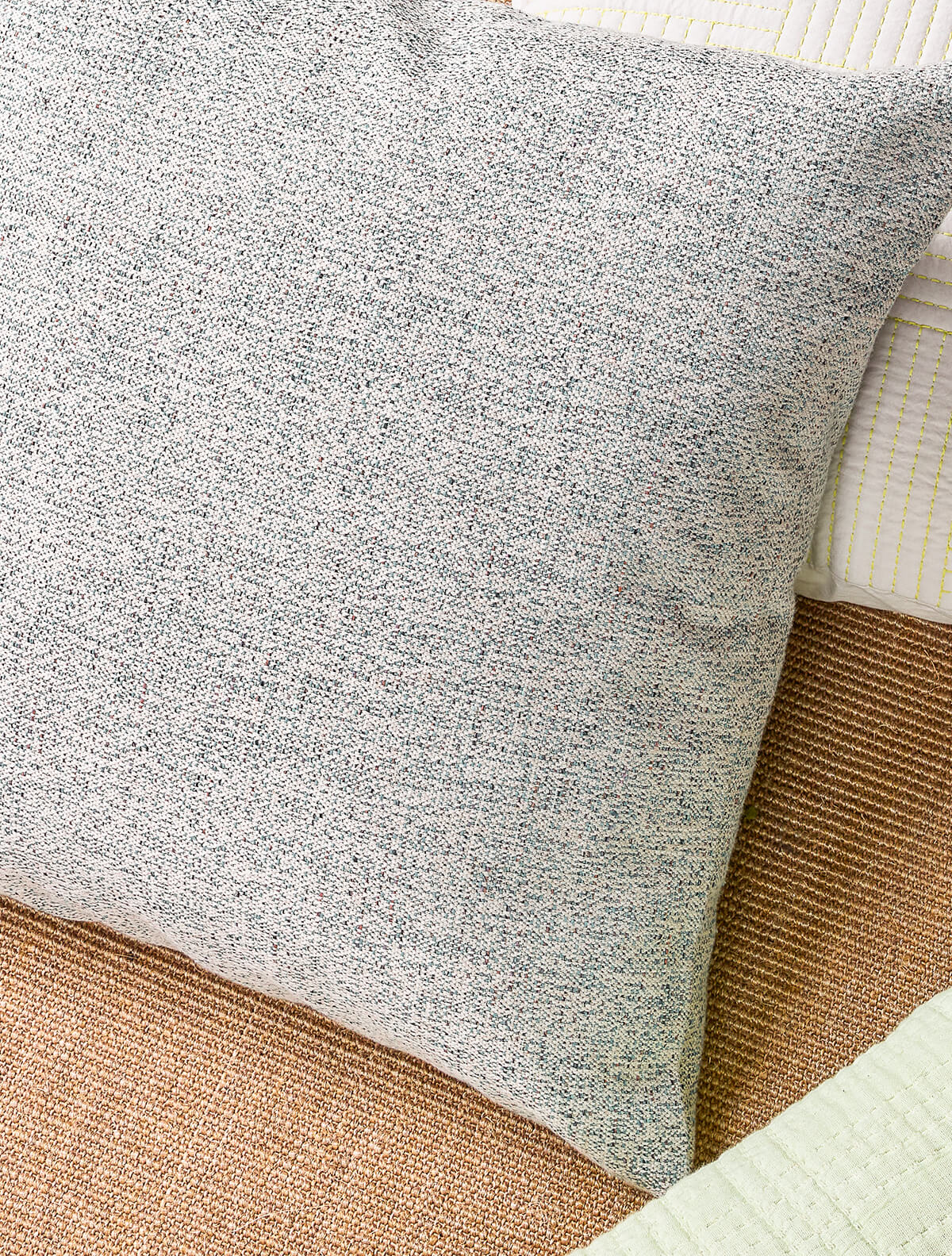 Декоративная подушка Speckle, 60х60 см от Hübsch