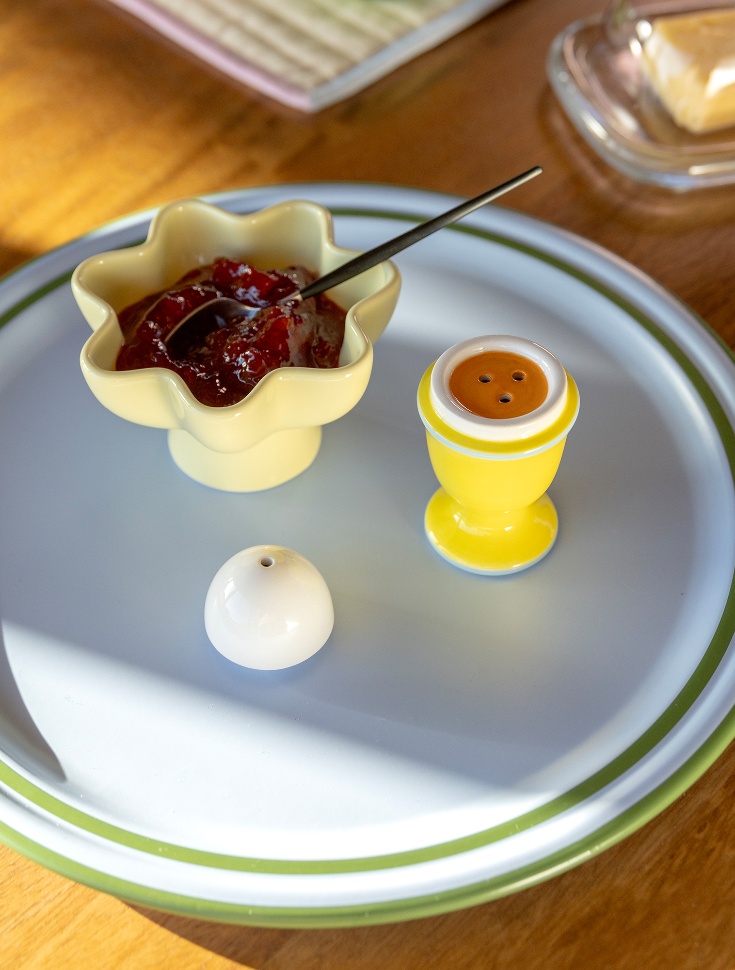 Набор из солонки и перечницы Egg, 10 см