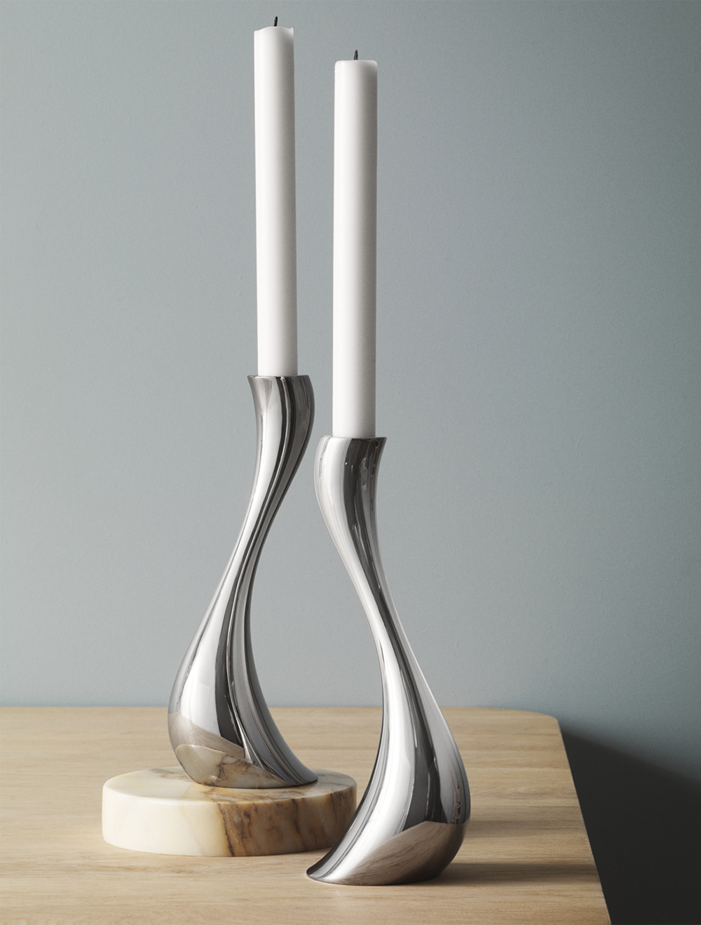 Набор из 2 подсвечников Cobra, 24 см от Georg Jensen