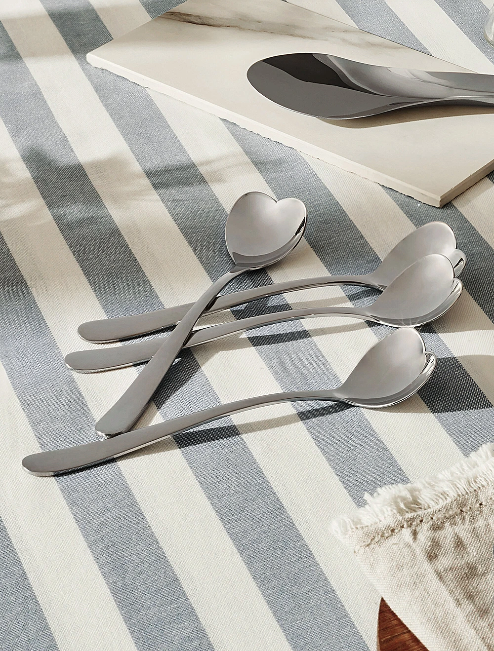 Набор из 4 десертных ложек Big Love, 17 см