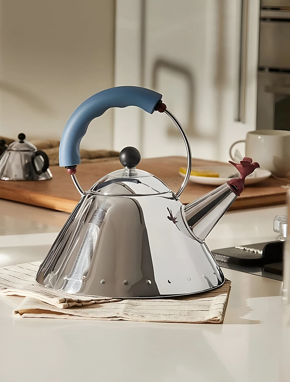 Чайник для плиты со свистком Graves, 2 л