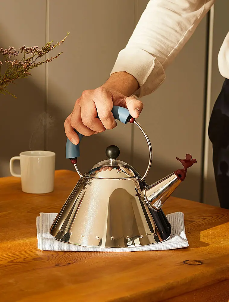 Чайник для плиты со свистком Graves, 2 л от Alessi