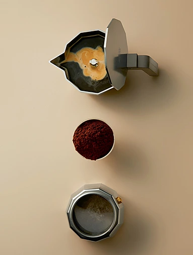 Кофеварка гейзерная на 6 чашек Moka, 300 мл