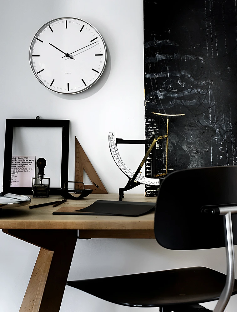 Настенные часы City Hall, 29 см от Arne Jacobsen