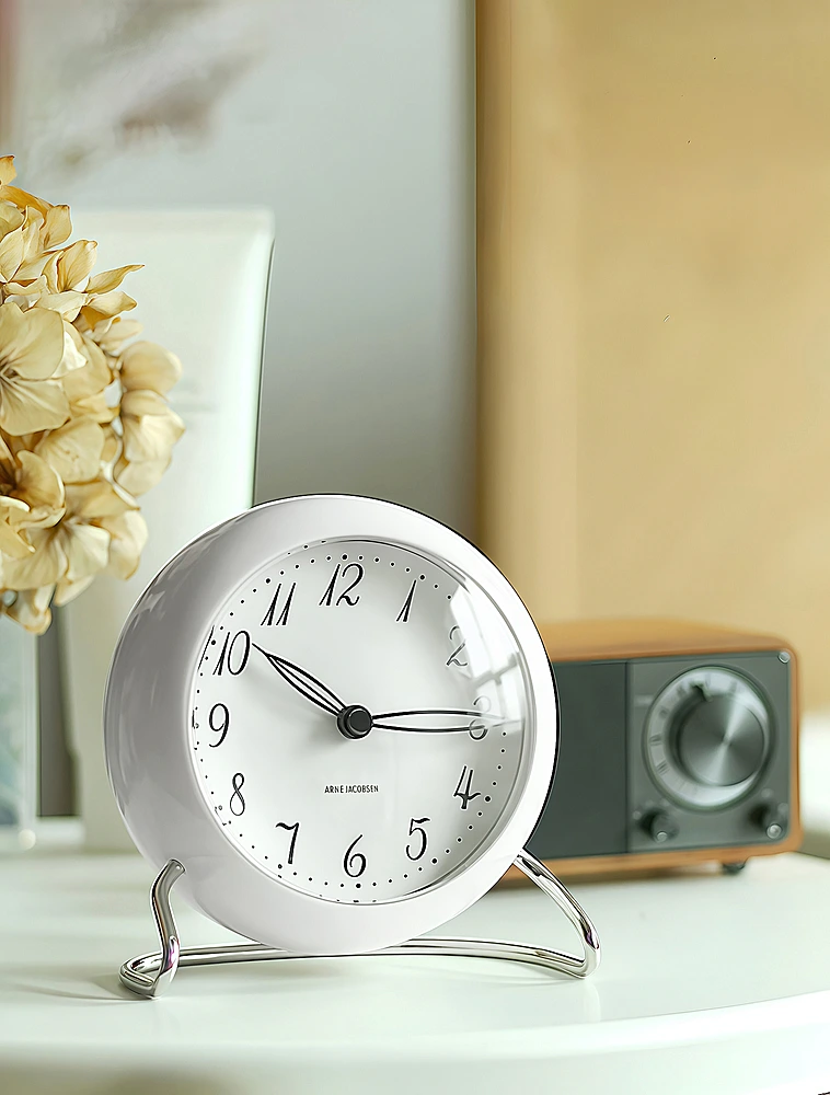 Настольные часы LK, 12 см от Arne Jacobsen