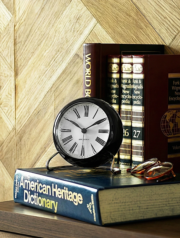 Настольные часы Roman, 12 см от Arne Jacobsen
