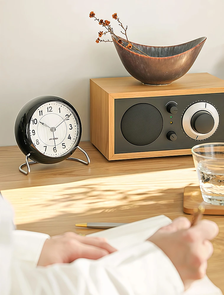 Настольные часы Station, 12 см от Arne Jacobsen