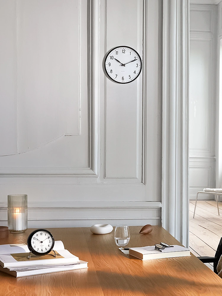 Настенные часы Station, 29 см от Arne Jacobsen