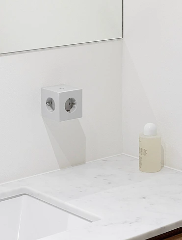 Разветвитель Square Two с USB-C и 3 розетками, 7,5х7,5 см