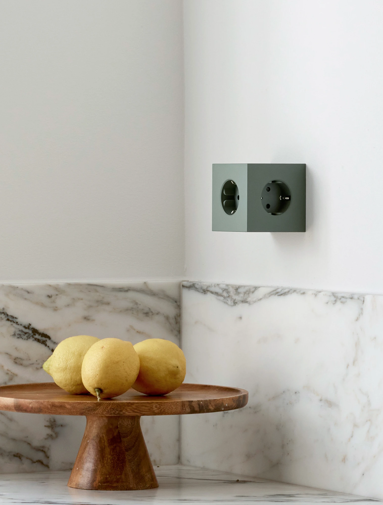 Разветвитель Square Two с USB-C и 3 розетками, 7,5х7,5 см