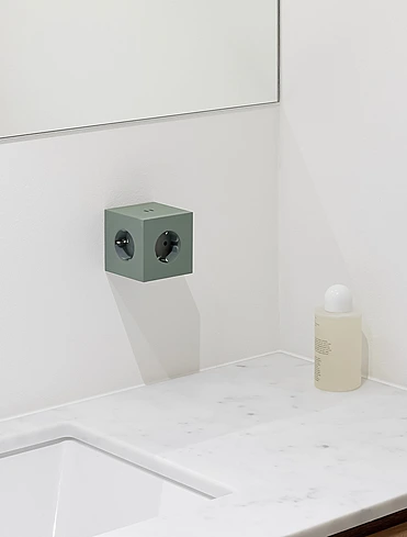 Разветвитель Square Two с USB-C и 3 розетками, 7,5х7,5 см